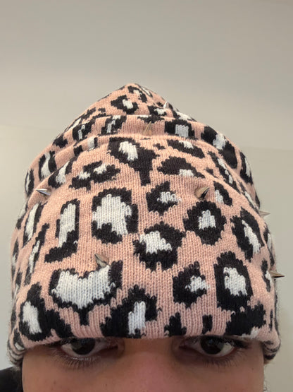 .UPCYCLED SPIKE LEO BEANIE